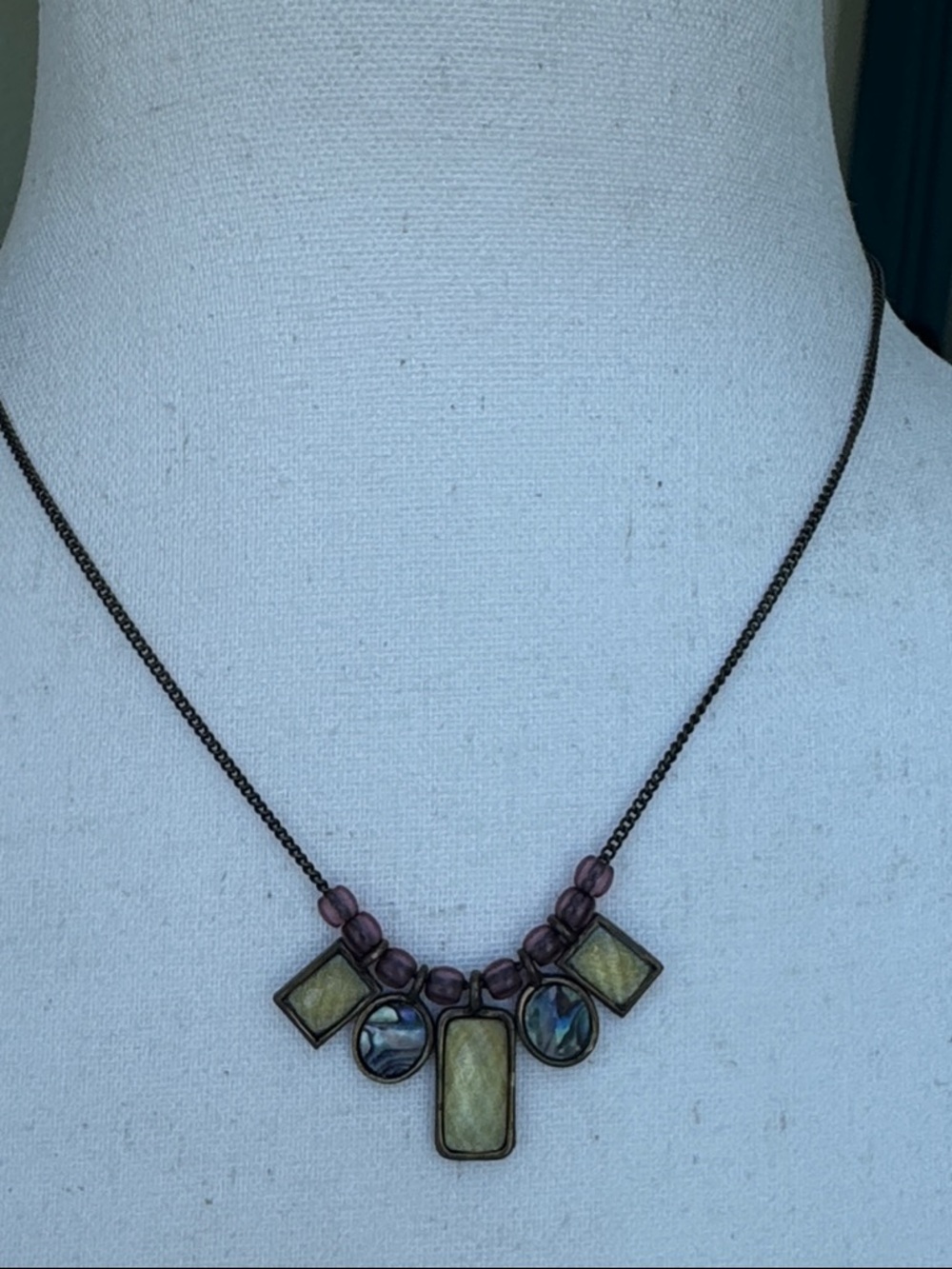 Vintage DKD faceted glass stone and beaded charm pendant necklace